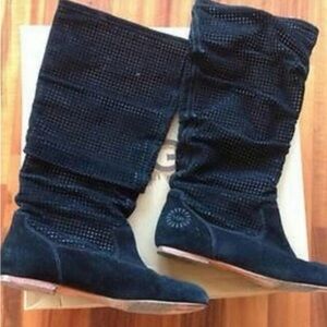 Rare black suede Ugg boots!! 🖤🖤🖤